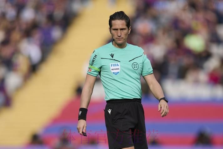 马卡：蒙特罗被欧足联停职 调查期间暂停执法